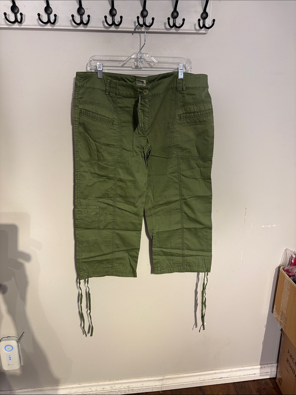 Olive Green Women's Cargo Capris - Casual Utility Style